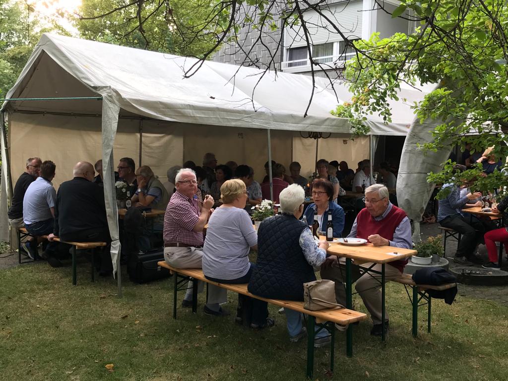 Grillen im Pfarrgarten